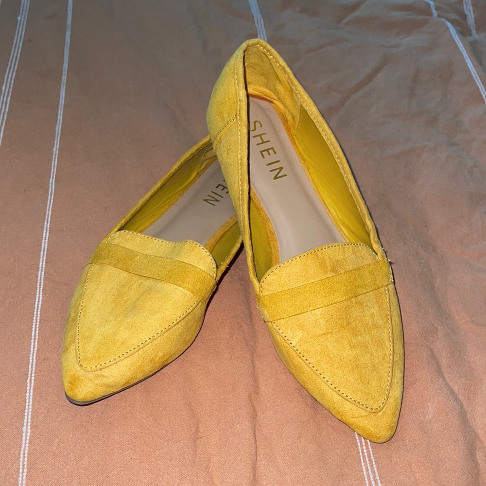 Yellow suede flats size 6 worn once